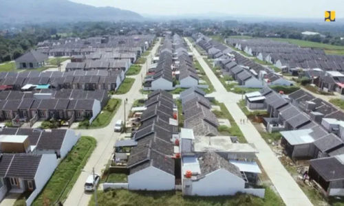 Rumah lelang adalah rumah yang dilelang oleh kreditur karena pemilik rumah tidak dapat membayar utang mereka. 