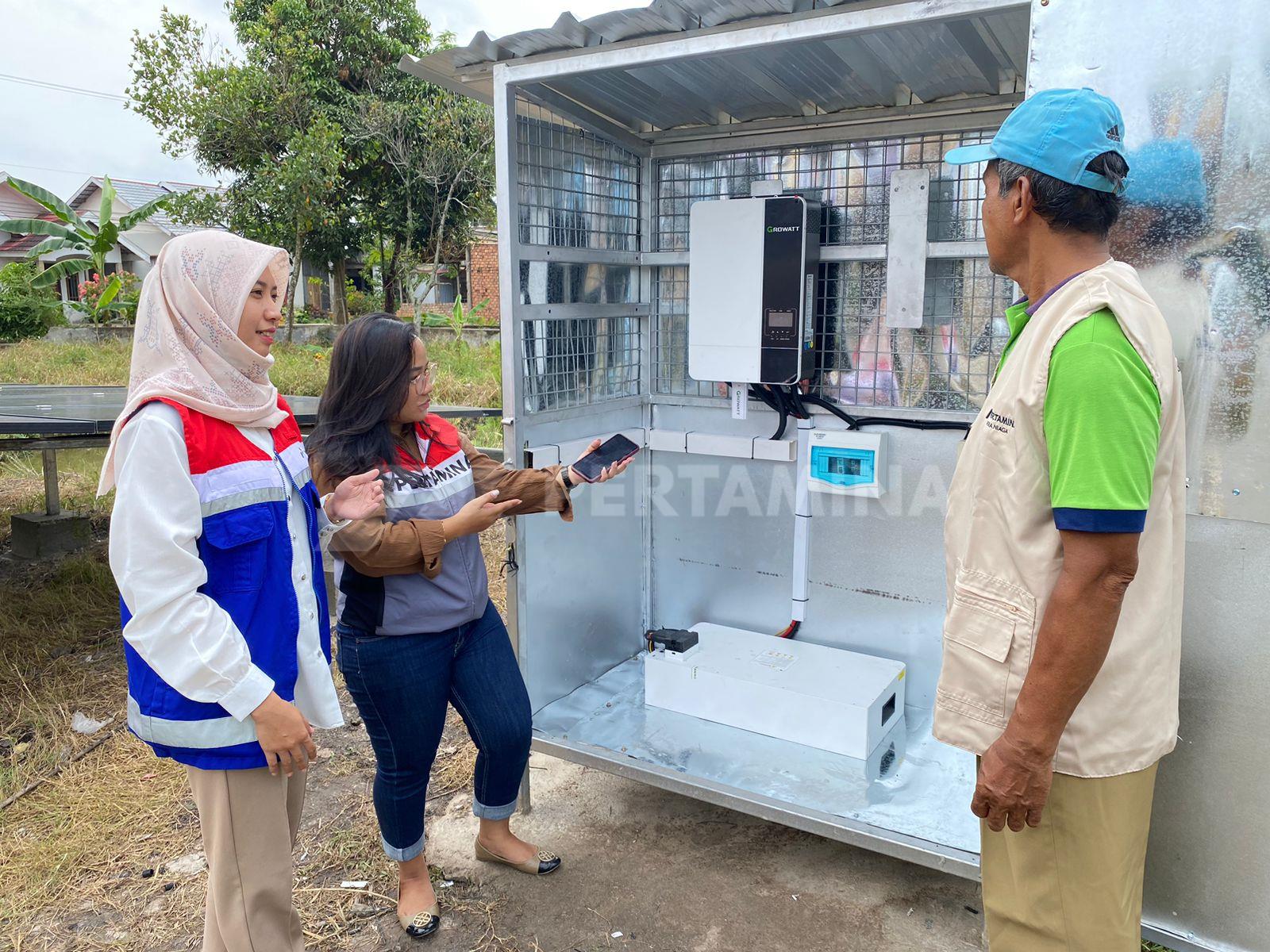 Desa Singapura merupakan salah satu desa yang baru saja mendapat akses energi terbarukan dari program TJSL Desa Energi Berdikari (DEB) PT Pertamina (Persero).