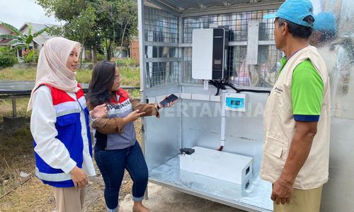 Desa Singapura merupakan salah satu desa yang baru saja mendapat akses energi terbarukan dari program TJSL Desa Energi Berdikari (DEB) PT Pertamina (Persero).