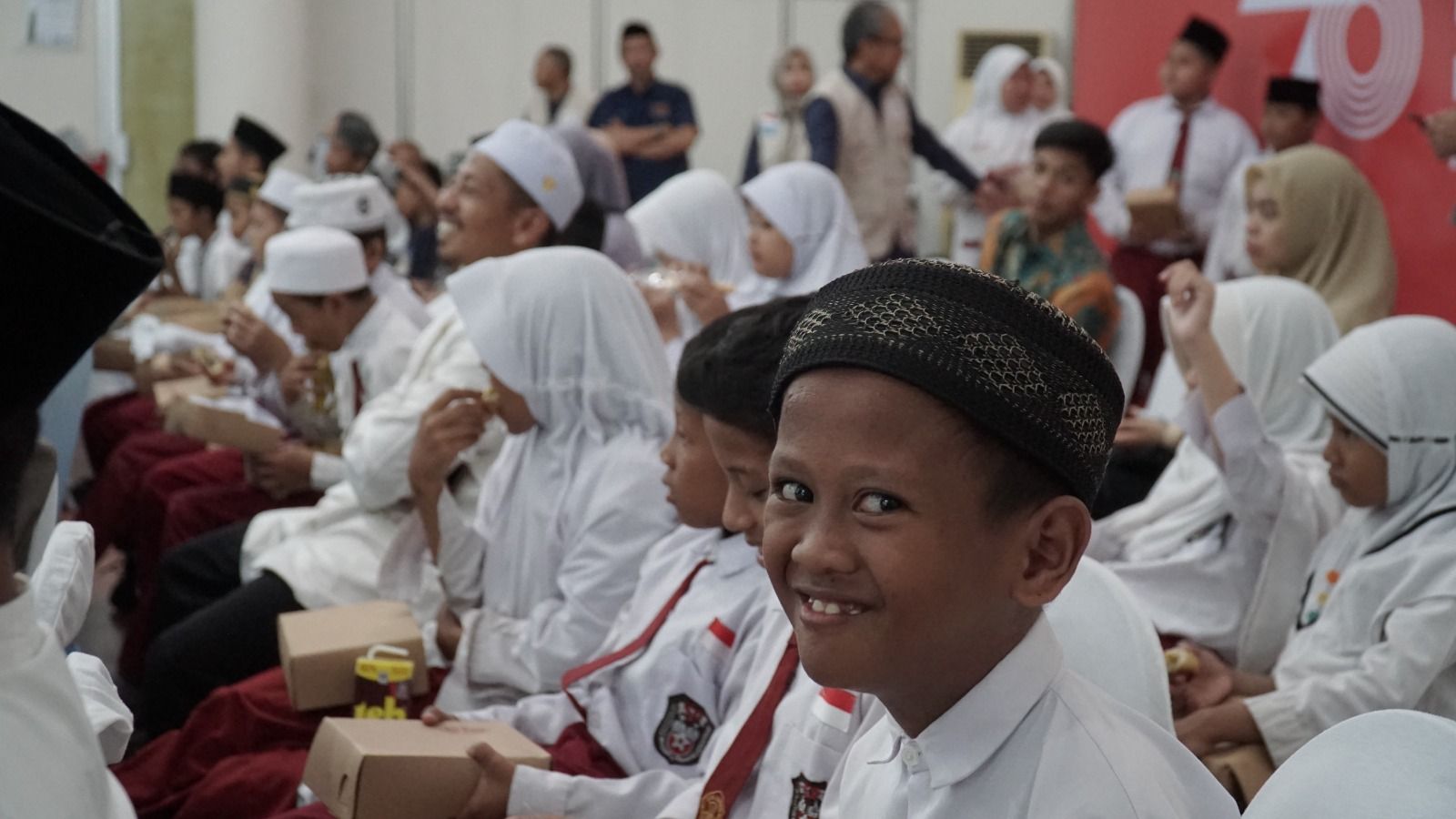 Peringati Milad dan Tahun Baru Hijriah, YBM PLN Wujudkan Kebahagiaan 610 Mustahik