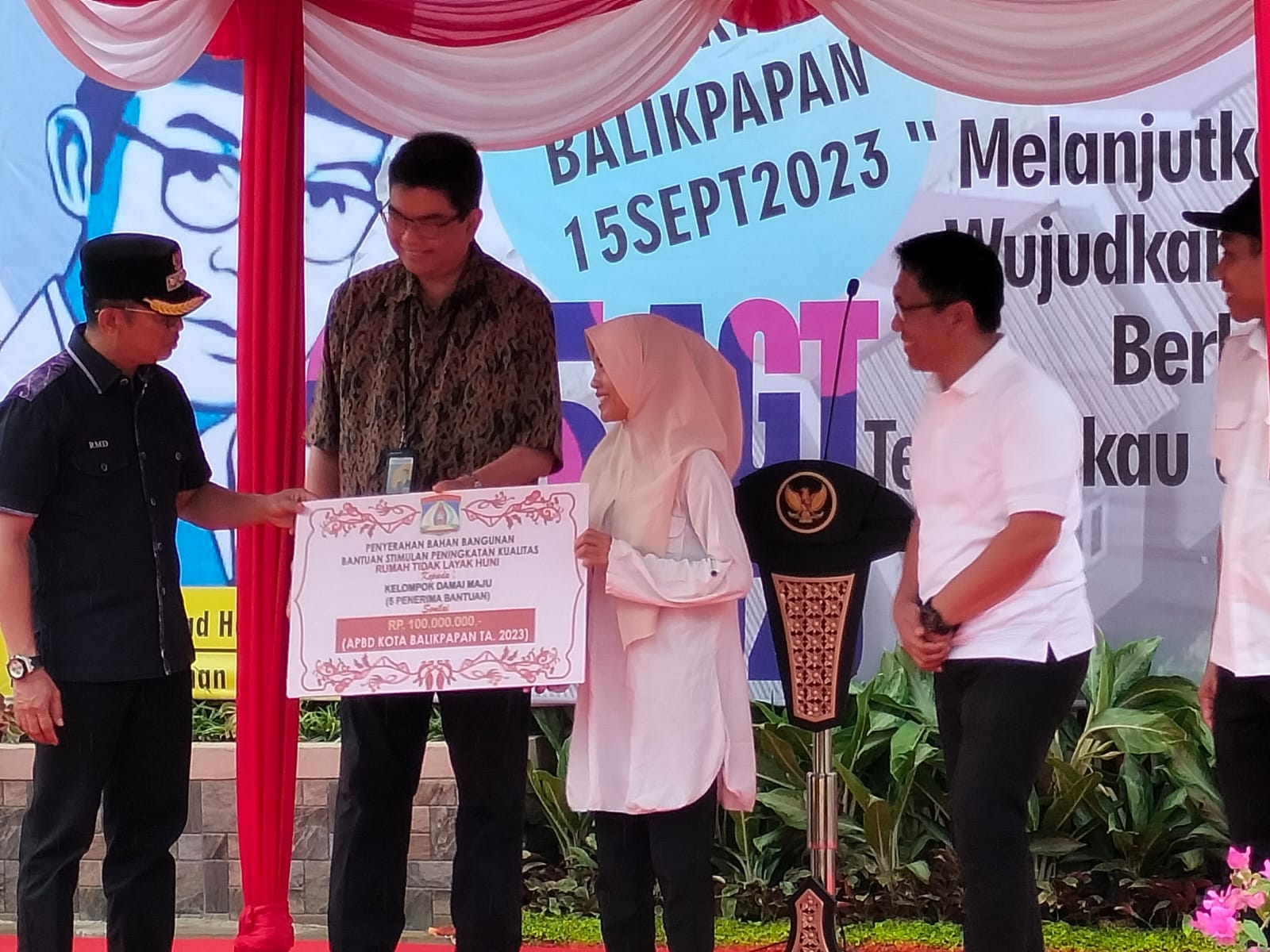 Peringati Hapernas 2023, Pemkot Balikpapan Berikan Bantuan Stimulan Peningkatan Rumah Tidak Layak Huni