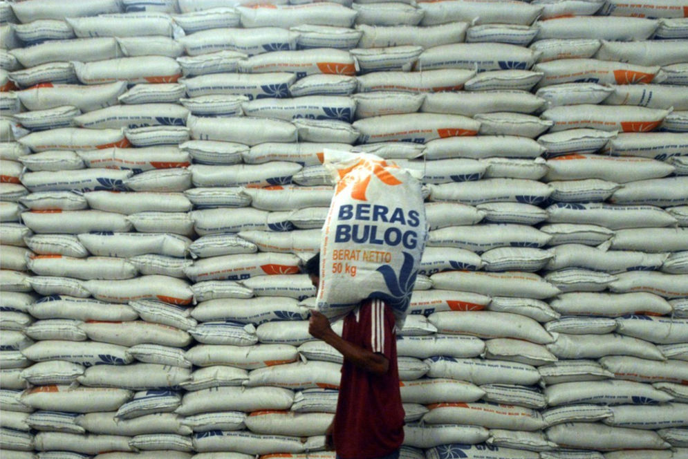 Harga Beras Mahal, Bulog Sumsel Distribusikan Beras pada Penerima KPM Palembang