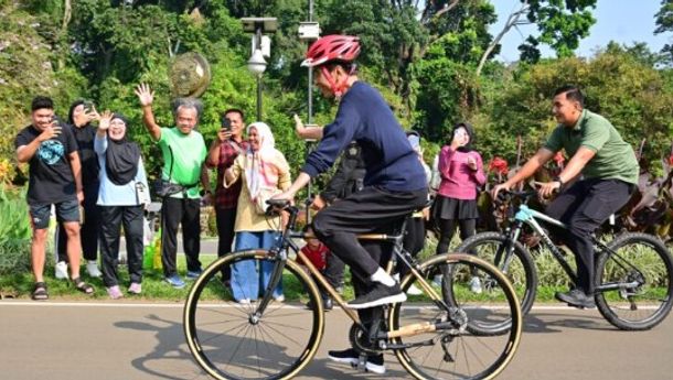 Presiden Jokowi Bersepeda Pagi dan Sapa Masyarakat di Kebun Raya Bogor