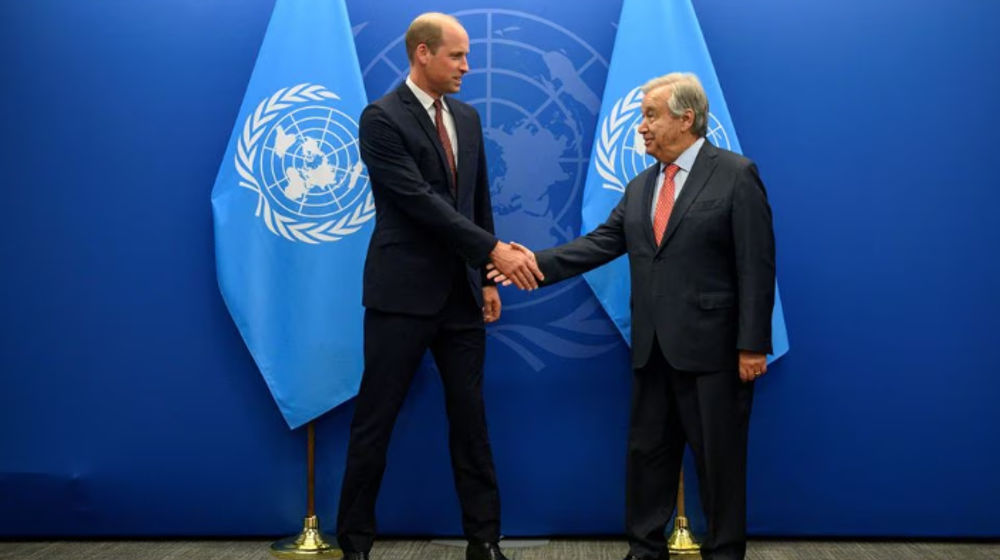 Pangeran William Berjabat Tangan dengan Sekretaris Jenderal PBB Antonio Guterres