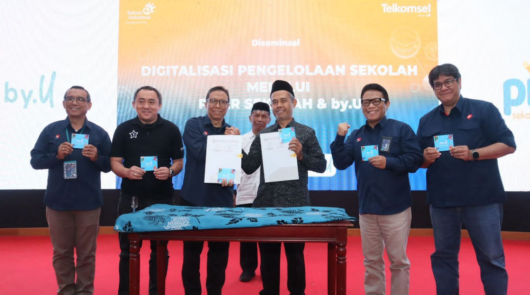 Diseminasi bertajuk Digitalisasi Pengelolaan Sekolah Melalui Pijar Sekolah dan by.U.