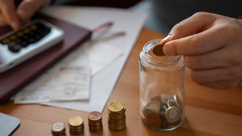 Ilustrasi menabung.