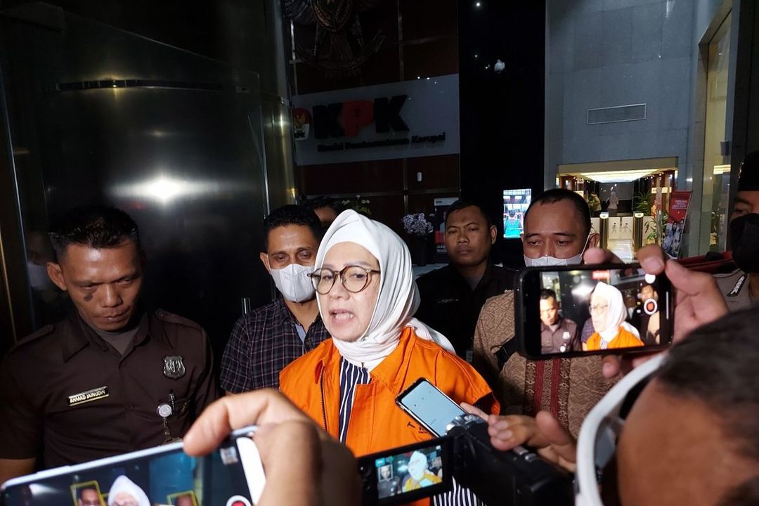 Komisi Pemberantasan Korupsi (KPK) mengumumkan dan menetapkan Direktur Utama PT Pertamina Persero periode 2009-2014 Galaila Karen Kardinah alias Karen Agustiawan sebagai tersangka dugaan korupsi pengadaan LNG di PT Pertamina Tahun 2011-2021, Selasa 19 September 2023 malam.