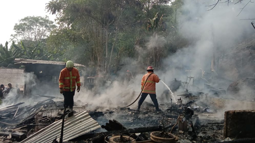 Dinas Damkar Bandarlampung mencatat sepanjang September 2023 telah terjadi 37 titik kebakaran di Bandarlampung. 