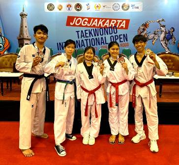 Tim Taekwondo UKDW Raih 7 Medali di Kejuaraan Internasional
