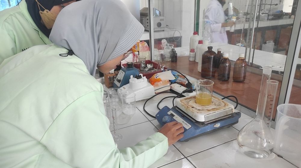 Mahasiswa-FP-UNS-Kembangkan-Enkapsulasi-Minyak-Sacha-Inchi-sebagai-Alternatif-Pencegah-Stunting-3 (1).jpeg