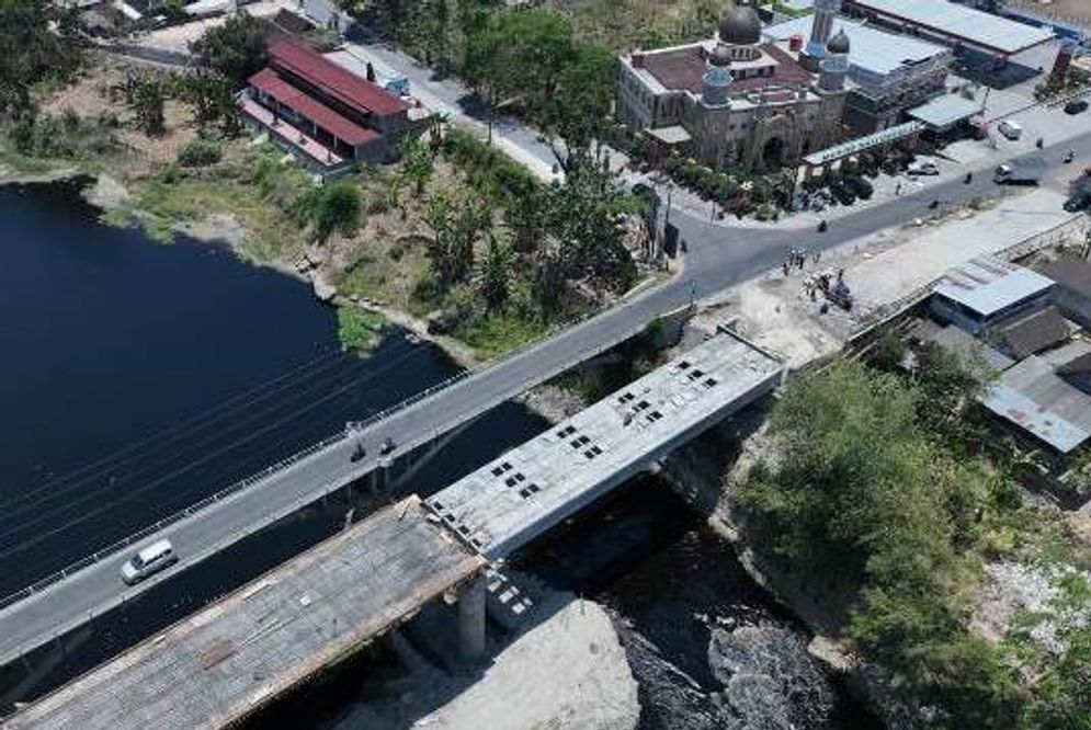 jembatan ganefo.jpg