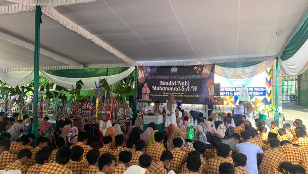 Peringati Maulid Nabi, SMPN 5 Bandar Lampung Ajak Siswa Teladani Akhlak Rasulullah