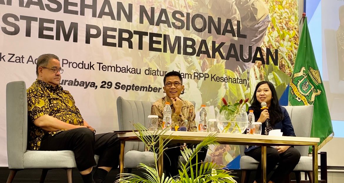Pembicara dalam Sarasehan Nasional Ekosistem Pertembakauan dengan tema "Menolak Zat Adiktif Produk Tembakau Diatur RPP Kesehatan" di Surabaya, Jumat (29/9/2023).