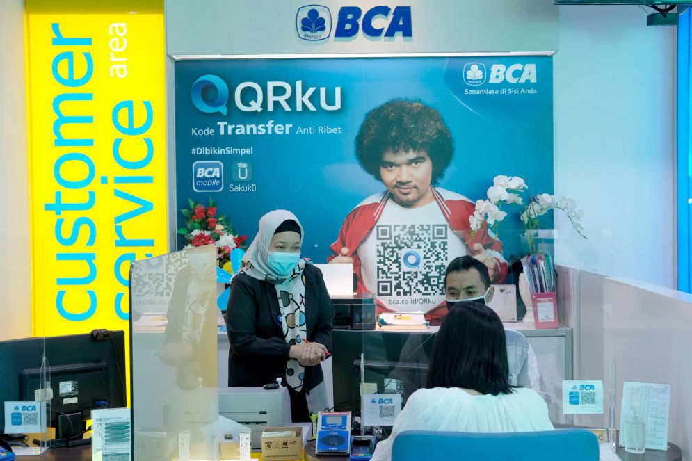 Ilustrasi layanan customer service BCA