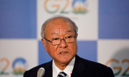 Menteri Keuangan Jepang Shunichi Suzuki