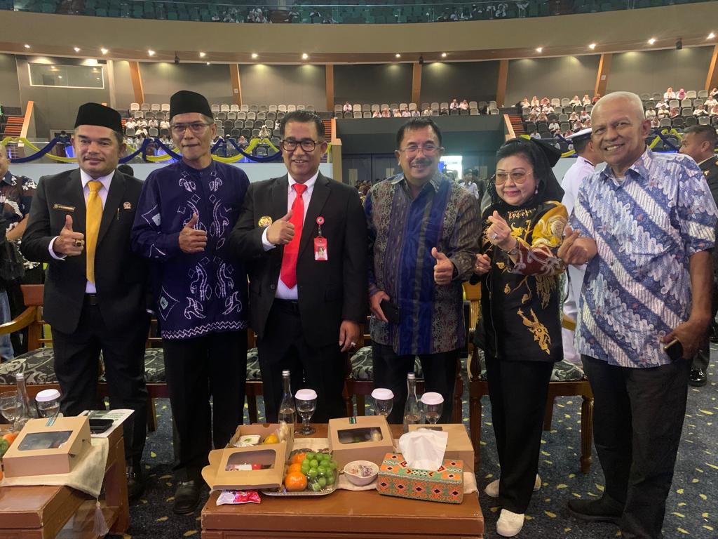 Penulis bersama Pj Gubernur Kaltim, Akmal Malik dan sejumlah pejabat Kaltim. 