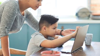 5 Cara Mengajari Anak Agar Tetap Aman Saat Mengakses Internet