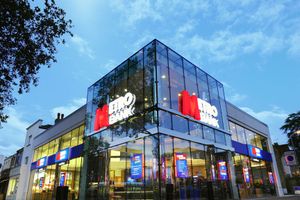 skynews-metro-bank-branch_4669657.jpg