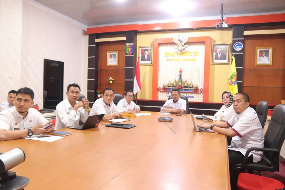 Pemerintah Provinsi Lampung diwakili oleh Kadis PMDes dan Transmigrasi melakukan rapat Pembahasan Launching Program Warung Sehat di Provinsi Lampung