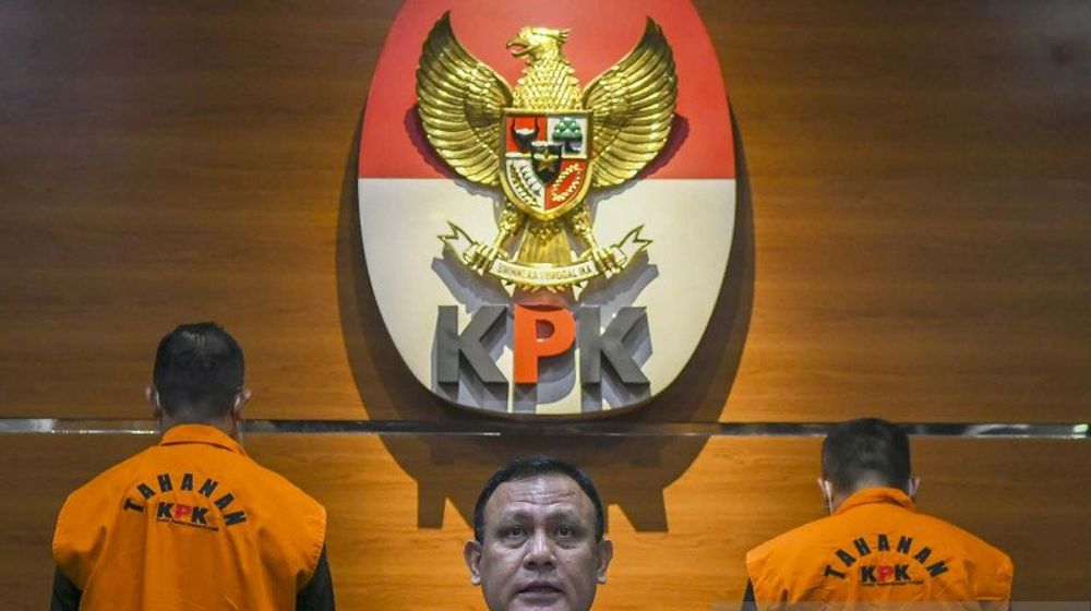 newsKPK-Tahan-Juliari-Batubara-dan-Adi-Waluyo-06122020-gp-3.jpg