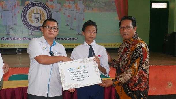 Dukung Program Pemkot Surabaya, PTPN XI Salurkan Beasiswa ke Siswa SMP Kurang Mampu