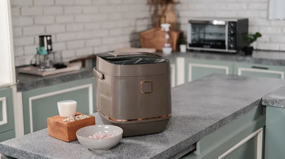 Kementerian Energi dan Sumber Daya Mineral (ESDM) memastikan program bagi-bagi Alat Masak Berbasis Listrik (AML) yakni penanak nasi (rice cooker) akan direalisasikan tahun ini.