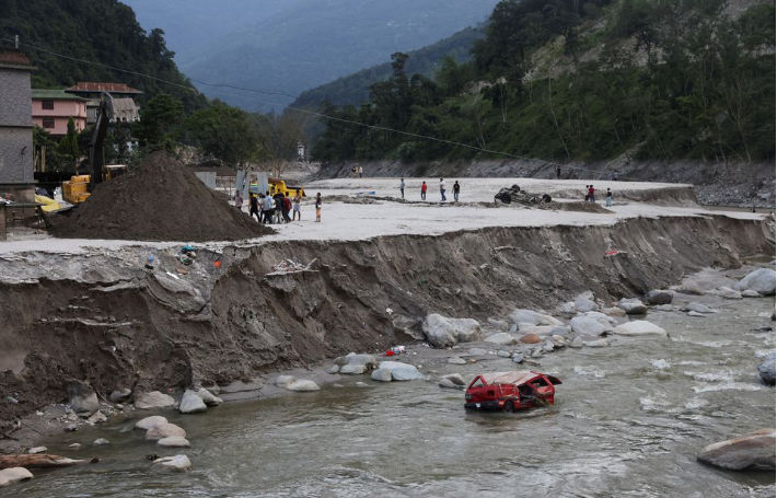 Kendaraan yang Rusak Akibat Banjir Bandang 