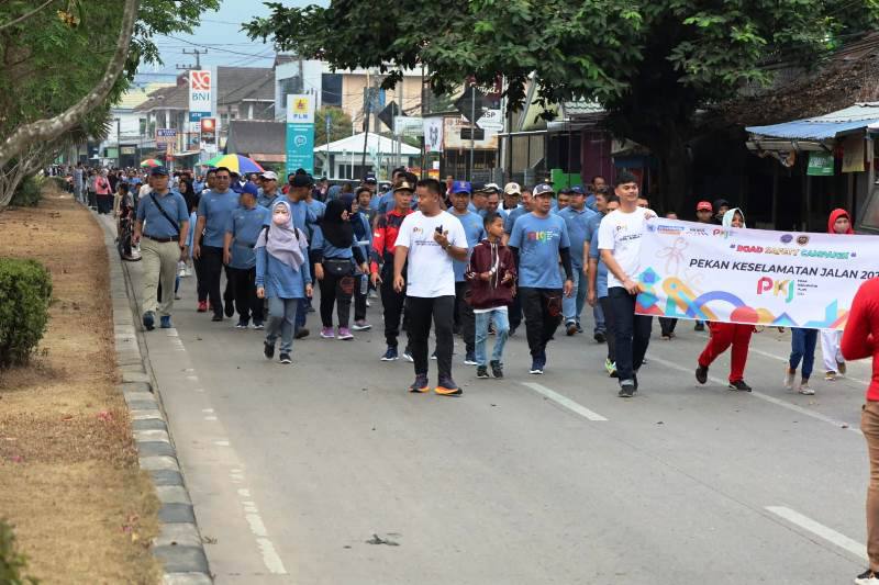 Bupati Kukar Lepas Peserta Jalan Santai di Pekan Keselamatan 2023, pada Minggu, 8 Oktober 2023