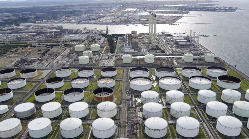 Pabrik Minyak Idemitsu Kosan Co. di Ichihara