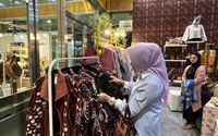 Booth Imah Batik Bandung, UMKM binaan KAI di INACRAFT 2023