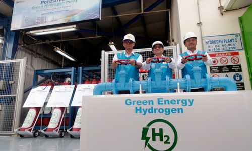 PT PLN (Persero) melalui subholding PLN Nusantara Power (PLN NP) meresmikan Green Hydrogen Plant (GHP) pertama di Indonesia yang berlokasi di kawasan Pembangkit Listrik Tenaga Gas Uap (PLTGU) Muara Karang, Pluit, Jakarta, Senin (9/10). 