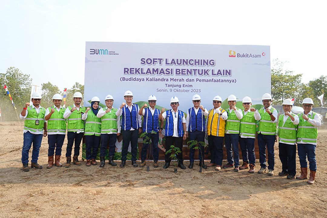 Soft Launching Reklamasi Bentuk Lain untuk Pengembangan Budidaya Kaliandra Merah di Tanjung Enim, Sumatera Selatan.