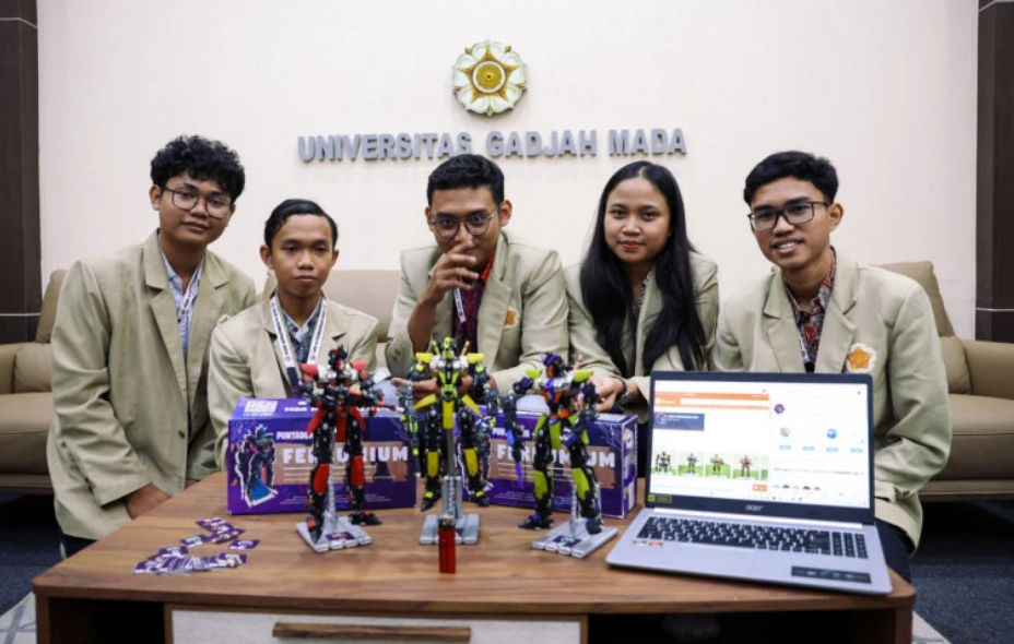 Lima mahasiswa Teknik Fisika Universitas Gadjah Mada (UGM)  ciptakan action figure