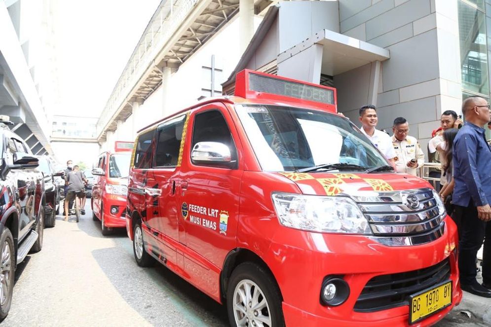 Menhub Tinjau Fasilitas LRT Terintegrasi dengan Angkot Feeder dalam Kota Palembang