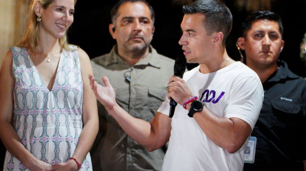 Calon Presiden Ekuador Daniel Noboa dan Istrinya Lavinia Valbonesi di Santa Elena, Ekuador