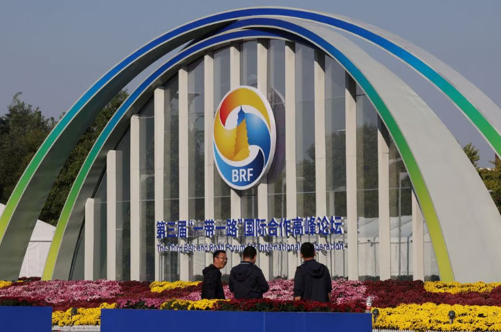 Pusat Konvensi Nasional China menjelang Forum Belt and Road (Reuters/Edgar Su)