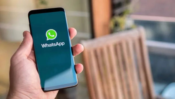 Cara Buat dan Mengirim Stiker AI di WhatsApp