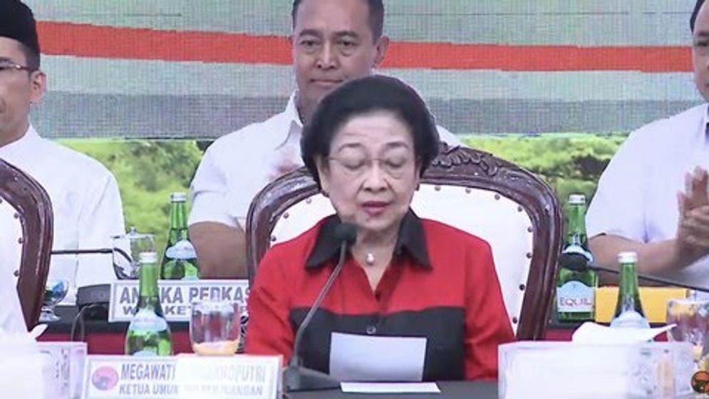 megawati-soekarnoputri-dalam-acara-pengumuman-calon-wakil-presiden-pendamping-ganjar-pranowo-rabu-18102023-tangkapan-layar-you-2_169.jpeg