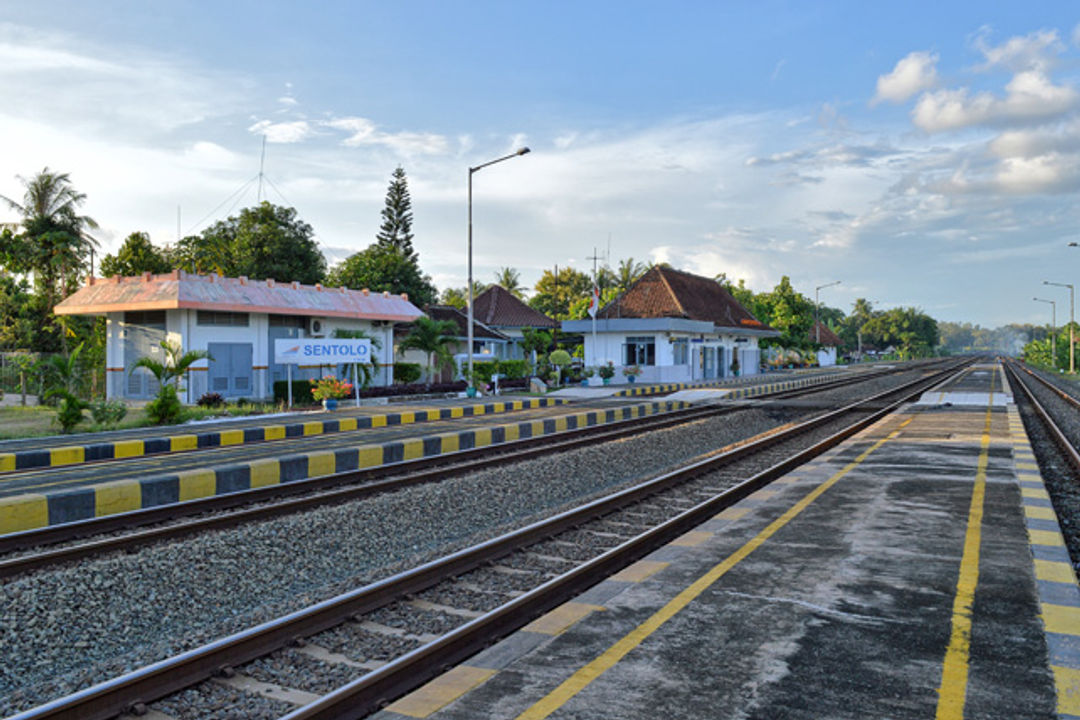 Peron Stasiun Sentolo