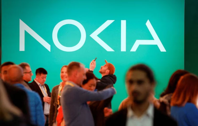 Logo Nokia Baru Ditampilkan Sebelum GSMA 2023 Jelang Mobile World Congress (Reuters/Albert Gea)