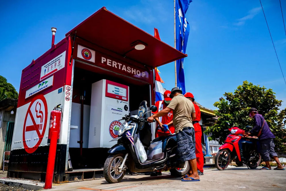 Menteri Energi dan Sumber Daya Mineral (ESDM) Arifin Tasrif tak mengizinkan Pertashop untuk menjual Bahan Bakar Minyak (BBM) subsidi jenis Pertalite di Petamina Shop (Pertashop).