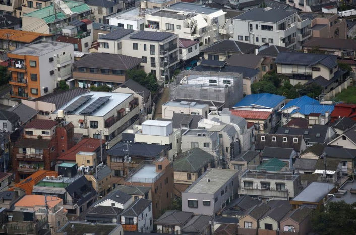Lokasi Konstruksi Terlihat di Sebuah Kawasan Pemukiman di Tokyo (Reuters/Kim Kyung-Hoon)