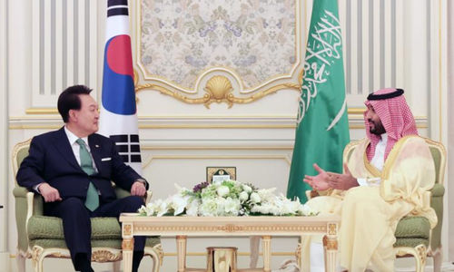 Presiden Korea Yoon Suk Yeol dan Putra Mahkota Saudi Mohammed bin Salman dalam Pembicaraan Puncak di Istana Al Yamamah