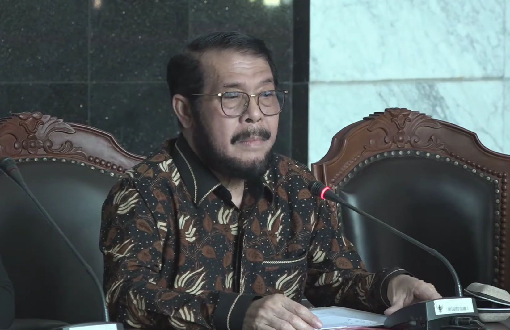 Anwar Usman saat  Konferensi pers Soal Majelis Kehormatan MK, Senin 23 Oktober 2023 (Foto: Tangkapan Layar Youtube MK)