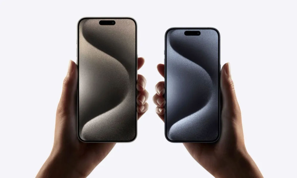 Bulan lalu deretan produk iPhone 15 dirilis oleh Apple. Bahkan, perangkat iPhone 15 dan iPhone 15 Pro tentu sudah berada di tangan para early adopter yang ingin segera merasakan pengalaman menggunakan iPhone 15.