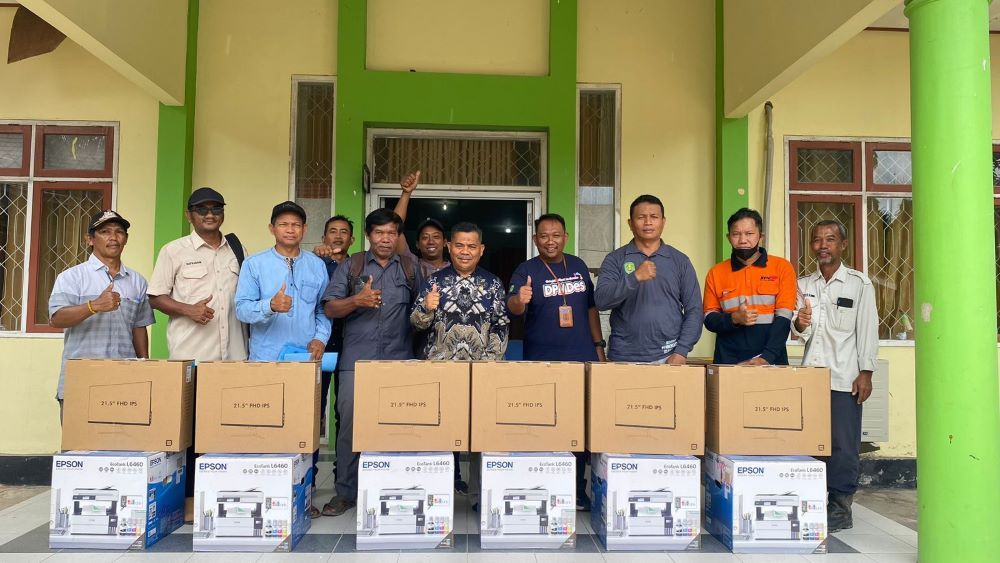 Penyerahan bantuan komputer untuk RT di Sangatta Utara