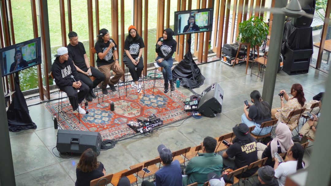 Tiap musisi yang terlibat di album ‘sonic/panic’ membawa karakter dan gaya musik masing-masing ke dalam kolaborasi ini. 