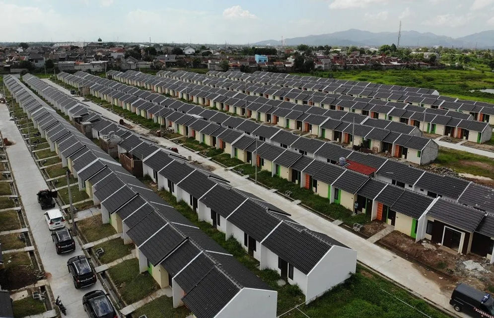 Akses masyarakat terhadap rumah yang aman, terjangkau, dan layak huni masih menjadi PR besar bagi pemerintah. 