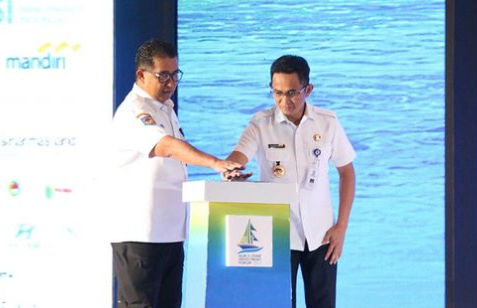 – International Investment Seminar ALKI (Alur Laut Kepulauan Indonesia) II Zone Investment Forum 2023 resmi dibuka dengan penekanan tombol oleh Penjabat (Pj) Gubernur Kalimantan Timur (Kaltim) Akmal Malik bersama Wali Kota Balikpapan H. Rahmad Mas’ud  di  Hotel Grand Jatra Balikpapan, Rabu 25 Oktober 2023