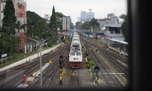 PT Kereta Api Indonesia (Persero) atau  KAI Daop 2 Bandung. 